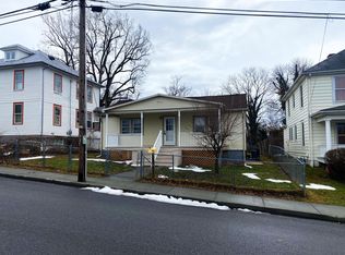 928 Sudbury St, Staunton, VA 24401