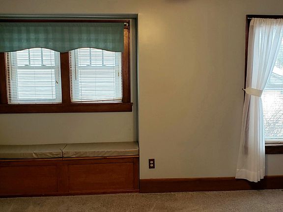 2nd image of 719 E Chapin St APT A