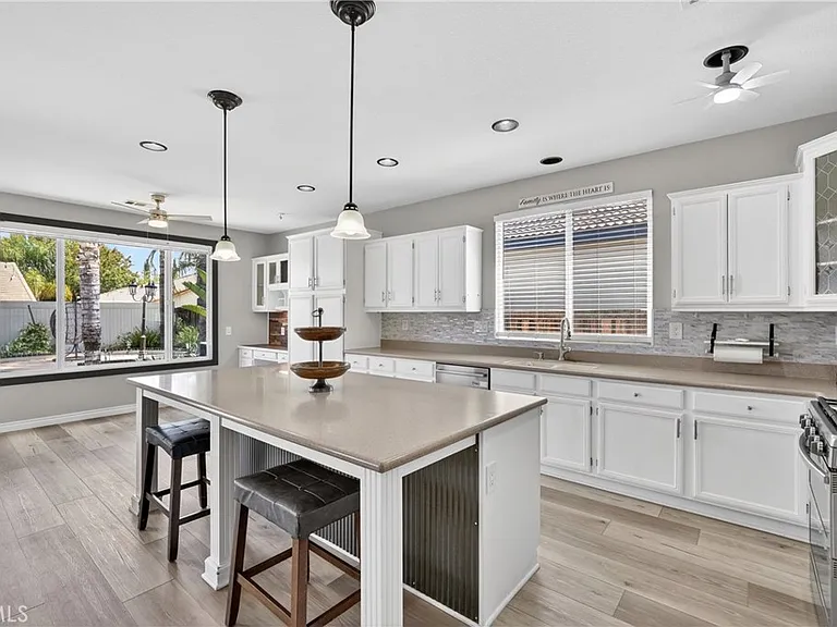 27436 Freedom Ln — Photo 8