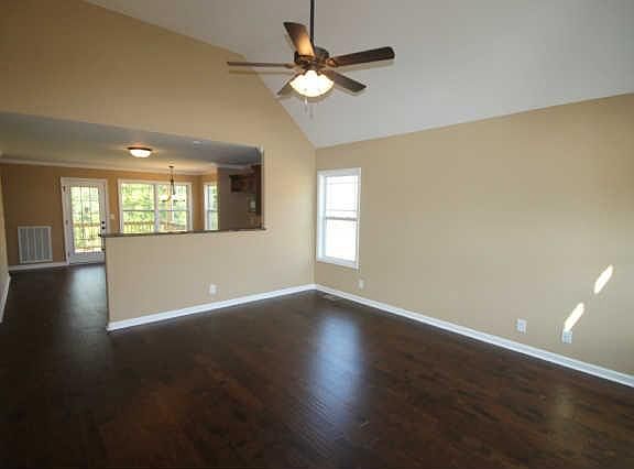 2nd image of 1213 Applewood Cir