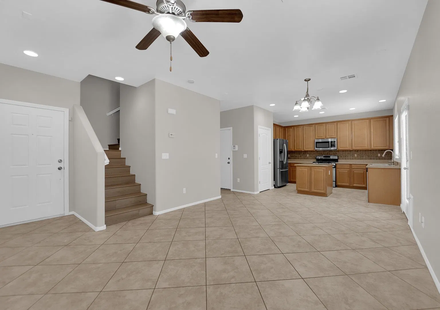 Gated 2-Story 3BR/2.5BA Henderson Home 2-Car Garage, Pets Welcome — Photo 3