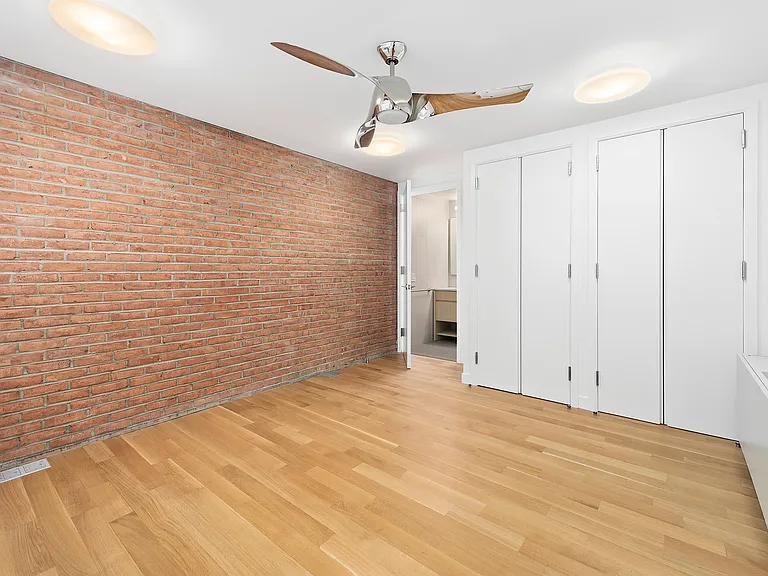 259 W 10th St #2A — Photo 2