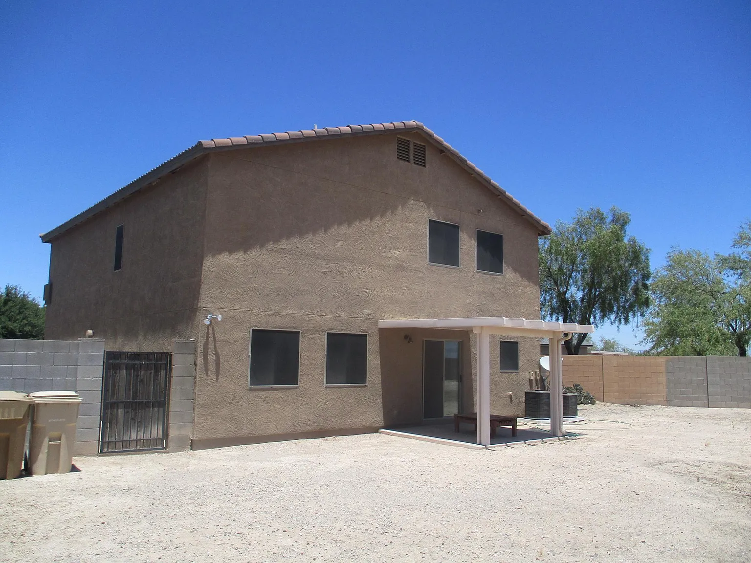 4 bed, 2440 sqft, $1,695 — Photo 2