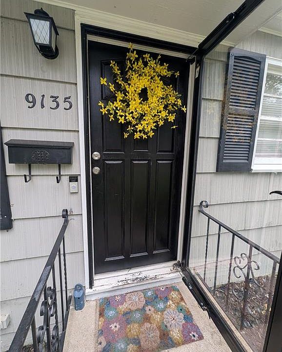 1st image of 9135 Richards Dr