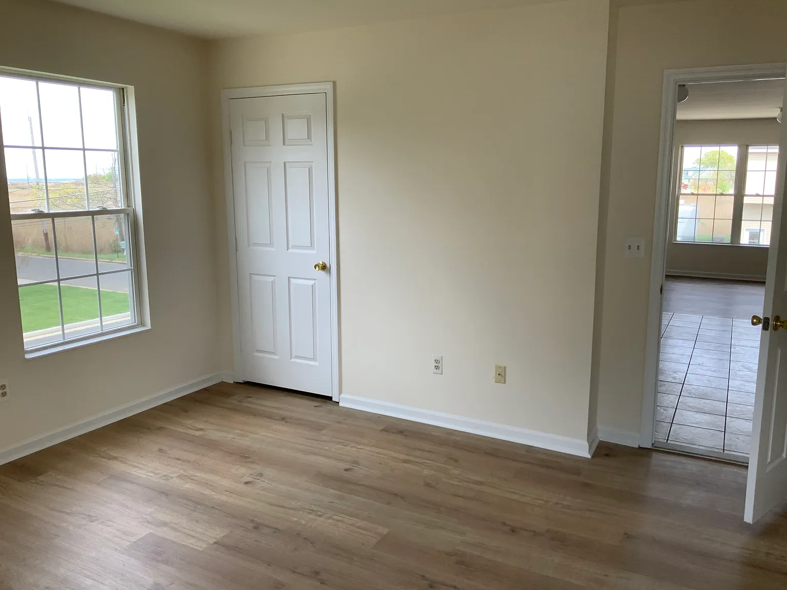 2 bed, 1000 sqft, $2,675 — Photo 2