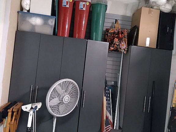 GARAGE Built-in cabinets