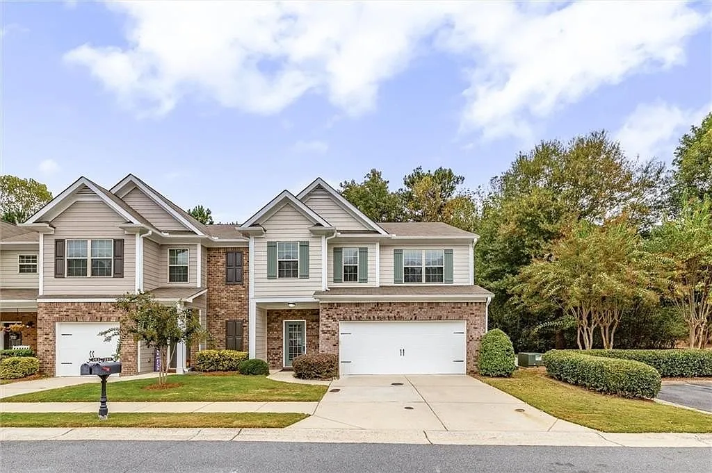 3 bed, 2.5 bath, 2037 sqft, $1,100 — Photo 1