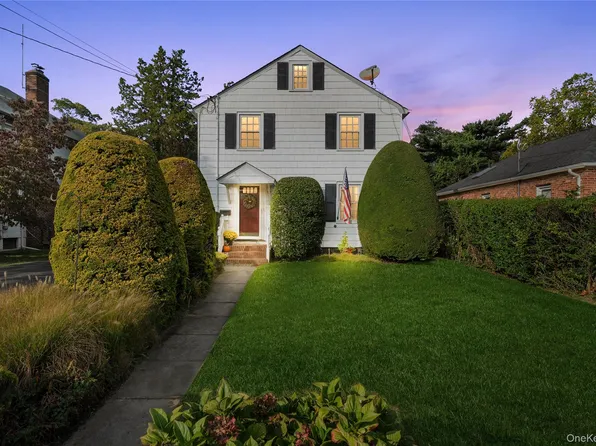 91 Ireland Place, Amityville, NY 11701