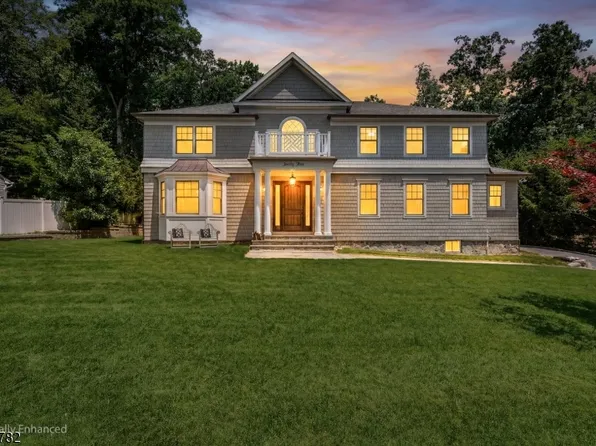 23 Forest Way, Hanover Twp., NJ 07950