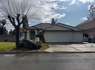 6305 N Dewey Ave, Fresno, CA