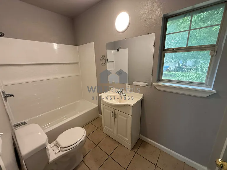 917 N Vinita Ave — Photo 18