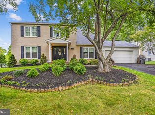 11 Stonepath Ct, Rockville, MD 20854