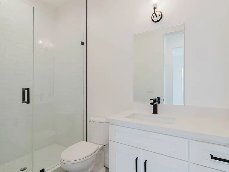 10853 Otsego St — Photo 17