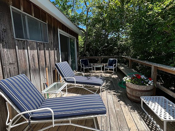 3rd image of 44 Jacqueline Dr