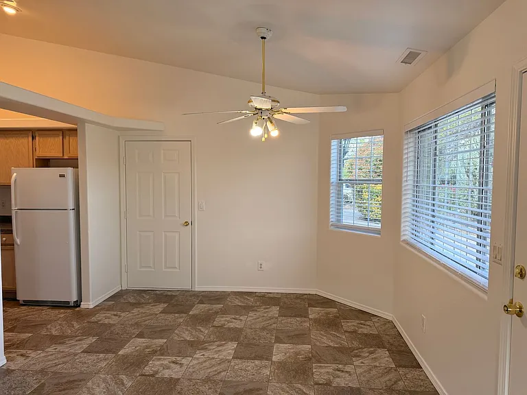 9800 E Lakeshore Dr — Photo 4