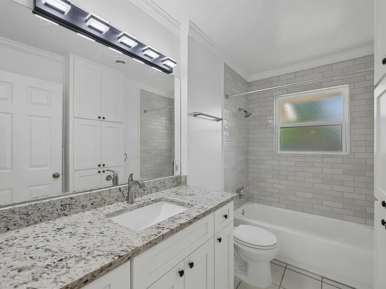 2409 Devonshire Dr — Photo 22