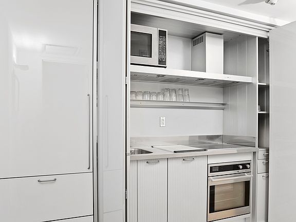 5th image of 18 W 48th St APT 5B