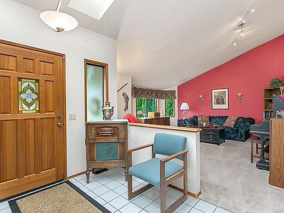 3rd image of 2639 Ballantine Dr SE