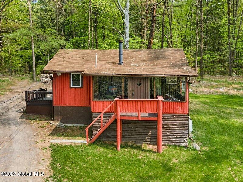 2nd image of 428 Green Lake Road