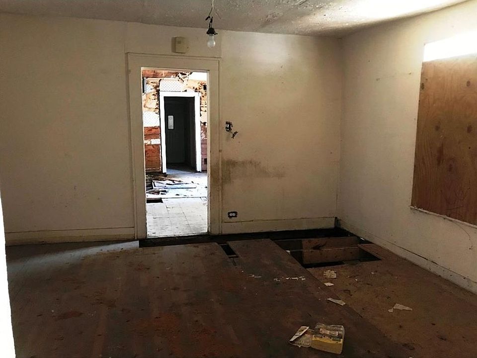 2nd image of 3308 Thannisch Ave
