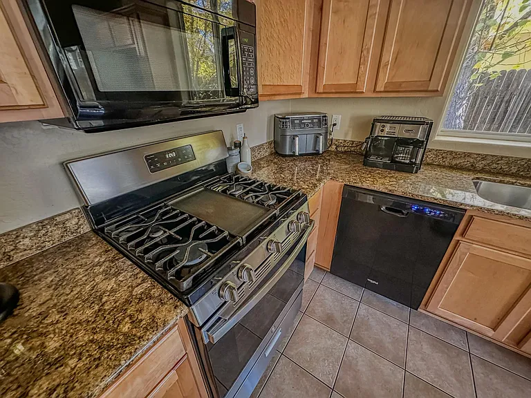 537 Nugget Trl — Photo 32
