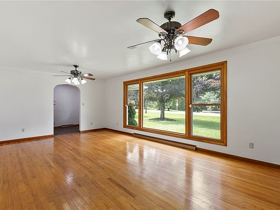 4th image of 138 W Sunbury Rd