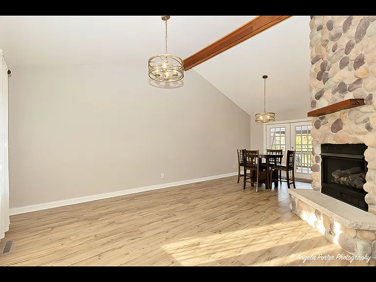 203 Springbrook Ct — Photo 3