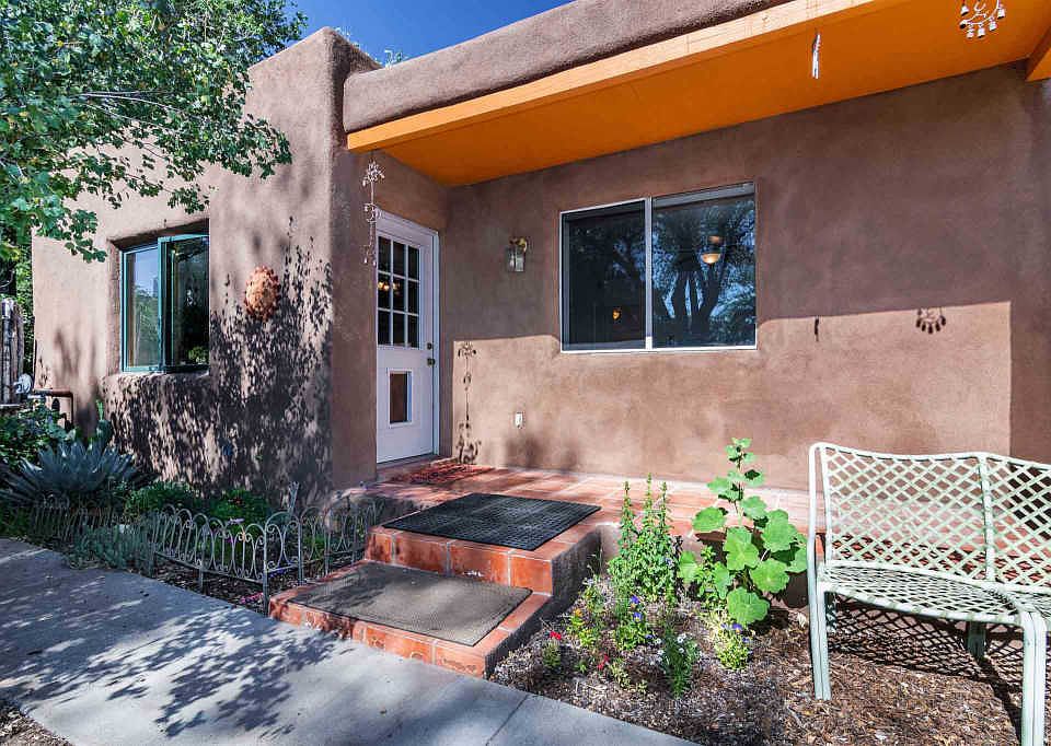1st image of 607 Salazar St