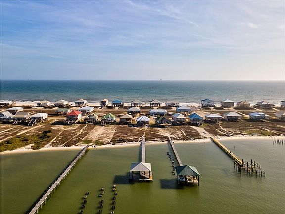 4th image of 2360 Island Shores Dr