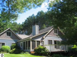 6830 Brandow Woods Dr, Traverse City, MI 49685