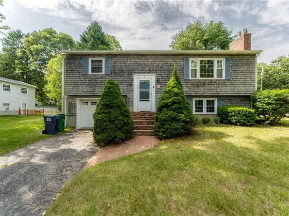 7 Andre Ave, South Kingstown, RI 02879