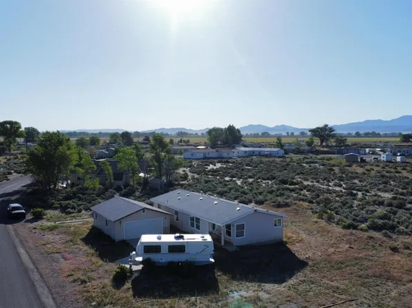 15 Smoke Tree Ln, Yerington, NV 89447