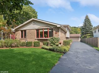 709 S Dryden Pl, Arlington Heights, IL