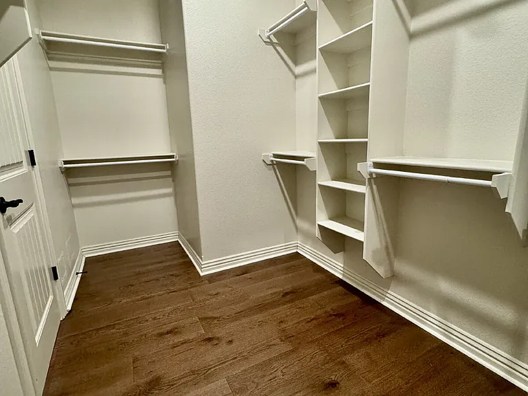 1300 Hickory St — Photo 15