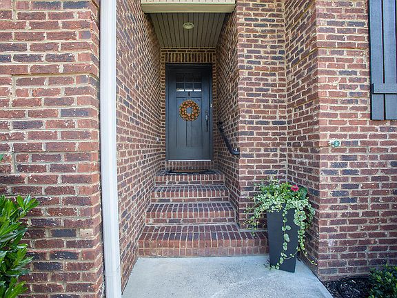 5th image of 1732 Apple Grove Ln