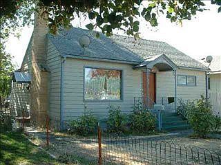 1st image of 626 W Bonneville St