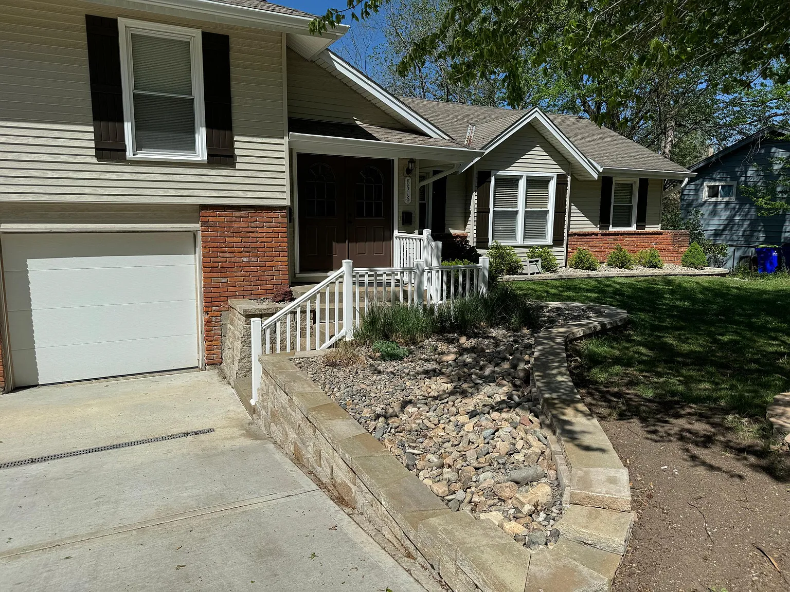 2 bed, 1000 sqft, $1,650 — Photo 2