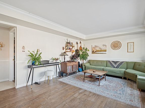 2nd image of 2220 E Murray Holladay Rd APT 18