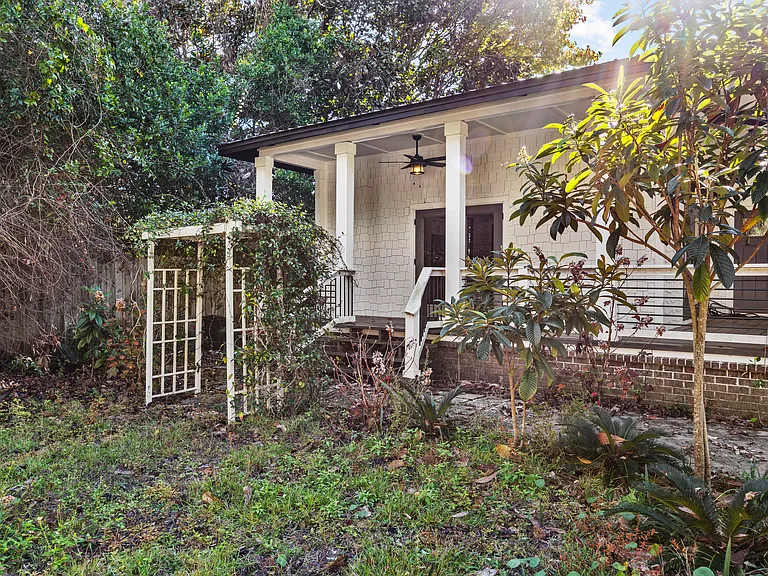 1306 E Gonzalez St #B — Photo 20