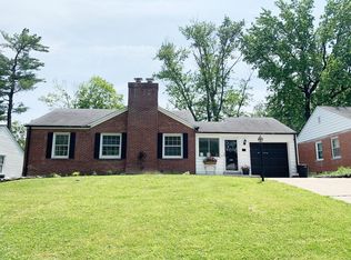 824 Victoria Pl, Saint Louis, MO