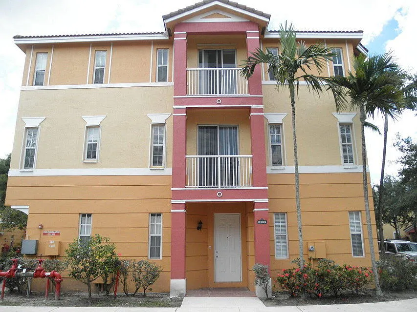 4 bed, 3.5 bath, 1988 sqft, $2,500 — Photo 1