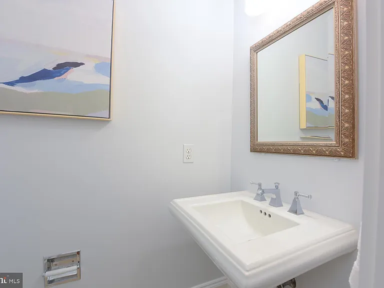 720 Potomac St — Photo 16