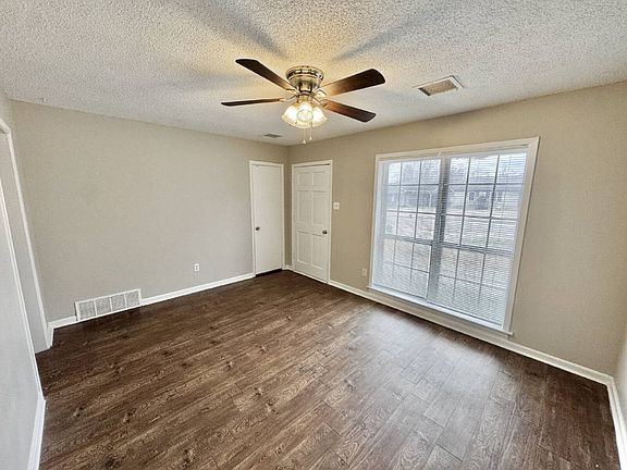 5th image of 6368 Leamont Dr
