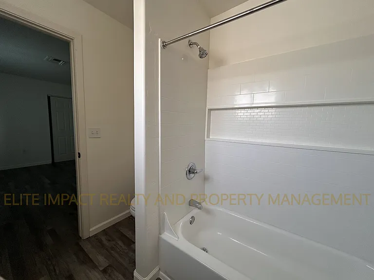 1462 W Saint Marys Rd #2 — Photo 17