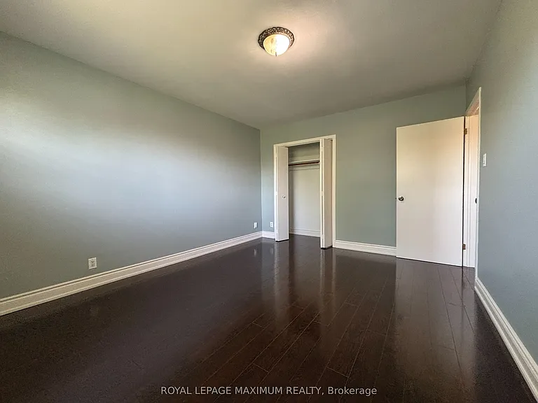 54 Hisey Cres W — Photo 22