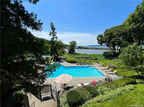 618 Kemeys Avenue, Briarcliff Manor, NY 10510