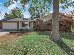 1801 Creekpoint Dr, Saint Peters, MO