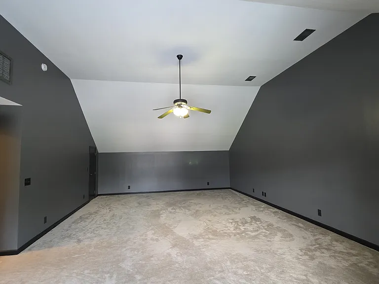 1186 Castlewood Dr — Photo 25
