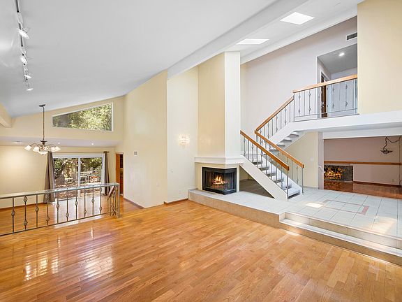 4th image of 3820 Honolulu Ave