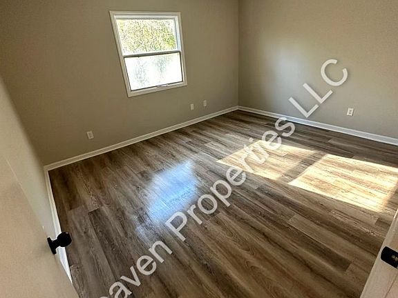 4th image of 7984 Shady Oak Trl APT 180